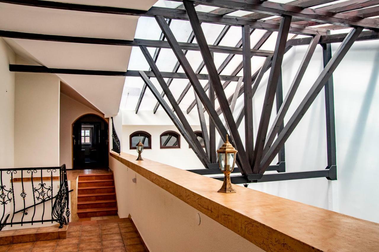 Gosciniec Asticus Bed and Breakfast Jarosław Exterior foto